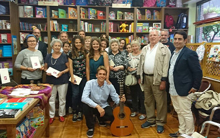 Presentación del libro Almario (2015) en la Librería Reconquista, en Oviedo. 2016