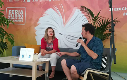 Presentación del libro de poesía Genética del llanto en la Feria del Libro de Santa Cruz de Tenerife. 2019