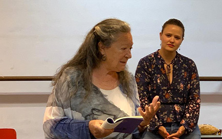 Visita de las poetas Elsa López y Covadonga García Fierro al Colegio Mayco, en La Laguna, 2019